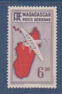 MADAGASCAR        N°  YVERT  :   PA 22  NEUF AVEC  CHARNIERES      ( CH   1/24 ) - Airmail