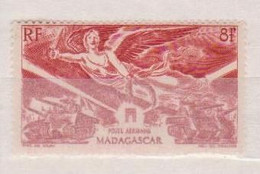 MADAGASCAR        N°  YVERT  :   PA  65     NEUF AVEC  CHARNIERES      ( CH   1/24 ) - Airmail