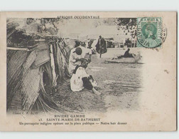 GAMBIE SAINTE MARIE DE BATHURST ... Un Perruquier Indigène Opérant Sur La Place Publique Circulée 1913 - Gambia