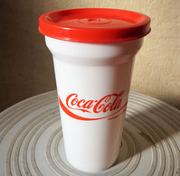 GOBELET EN PLASTIQUE COCA COLA - 15 Cm De Hauteur - Tasses, Gobelets, Verres