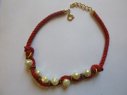 Collier Cordelette Rouge Avec Perles - Halsketten