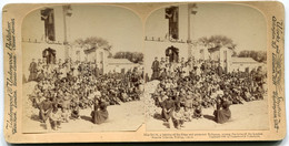 CARTE-PHOTO? Melle SMITH A HEROINE OF THE SIEGE AND PROTECTED REFUGEES , AMONG THE RUINS OF THE LONDON MISSION SCHOOLS.. - Lettres & Documents