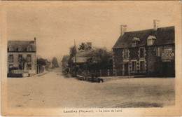 CPA Landivy - La Route De Laval (123319) - Landivy