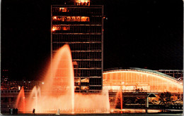 New York International Airport Night View Of Fountain Of Liberty In International Park - Airports