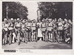 TOUR DE FRANCE L'EQUIPE DE FRANCE CYCLISTE AU GRAND COMPLET Photo PARIS -SOIR Années 50 ? - Wielrennen