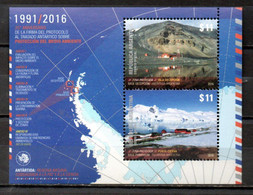 25 ANIVERSARIO DE LA FIRMA DEL PROTOCOLO AL TRATADO ANTARTICO SOBRE LA PROTECCION DEL MEDIO AMBIENTE (HB) - Blocks & Sheetlets