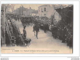 CPA 85 Souvenir De L'arrivée Du 1er Regiment De Dragons à Lucon Fait Son Entrée Par La Route De Fontenay - Lucon