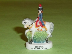 Fèves / Fève / Personnages : Cheval , Général Bonaparte 1796  " Mat  "  T114 - Personnages