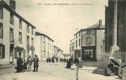 VENDEE  LES HERBIERS   Rue Du Presbytere - Les Herbiers