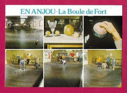 CPM.    La Boule De Fort En Anjou.   Jeux De Boule.    Postcard. - Regionale Spiele