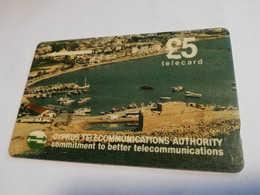CYPRUS  PHONECARD 5 POUND  HARBOUR   NO 11CYPA    MAGNET CARD    ** 4500 ** - Zypern