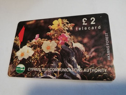 CYPRUS  PHONECARD 2 POUND  FLOWERS   NO 17CYPA    MAGNET CARD    ** 4502 ** - Zypern