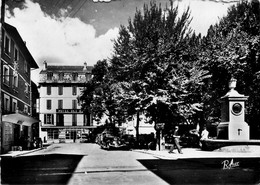 Barcelonnette * La Place Manuel * Hôtel Des Alpes * Automobile Voiture Ancienne - Barcelonnette