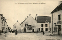 44 - HERBIGNAC - Place Du Marché - Herbignac