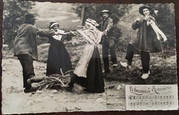 Cpa Cpsm De 1957 ? AUVERGNE - Danse LA BOURREE - La Bourreio D'Aubergno - Folklore - Musique - Traditions -costumes - Auvergne