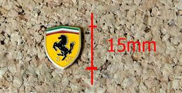 Pin's FERRARI - Logo écusson 15 Mm - Peint Cloisonné - Fabricant Inconnu - Ferrari