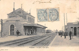 Trappes           78             Intérieur De La Gare        ( Voir Scan) - Trappes