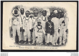 CPA Comores Sultanat D'Anjouan Enfants Costumés Pour Les Tam Tam - Comoren