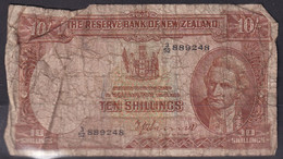 New Zealand ND (1940-67) 10/- Banknote 3/52 889248 Well Worn Sign P. Hanna - Nuova Zelanda