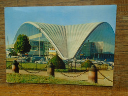 Carte Assez Rare , Le Palais Du Centre National Des Industries Et Techniques " Beaux Timbre Et Cachets " - La Defense