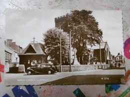 Llanelly - Parish Church - Voiture - Monmouthshire