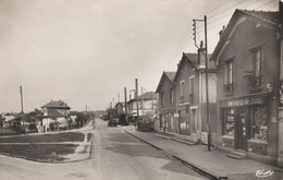 VIGNEUX Sur SEINE - Place Jean-Jaurès - Vigneux Sur Seine