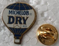 Pin's - Montgolfières - MICHELOB DRY BEER  - - Montgolfières