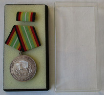 DDR Medaille Treue Dienste In Der Zivilverteidigung In Silber 275 B (145023) - República Democrática