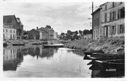 79 - MARAIS POITVEIN : Coulon - La Sèvre Niortaise - CPSM Dentelée Noir Blanc Format CPA - Deux Sèvres - Other & Unclassified