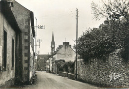 / CPSM FRANCE 29 "Plomodiern, L'entrée Du Bourg" - Plomodiern