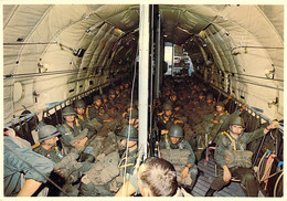 Vue Intérieure Des Soldats Parachutistes à Bord D' Un Transall C.160 Carte Grand Format 12.5x17.5 Segalen 83 - Parachutisme