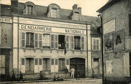 Châteauneuf Sur Cher * La Caserne De Gendarmerie Nationale * Gendarme - Chateauneuf Sur Cher