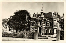 CPA AK Smilde Gemeentehuis Met Monument NETHERLANDS (728991) - Smilde