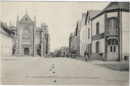 44  Saint Julien De  Vouvantes  -  L'eglise Et La Rue Principale - Saint Julien De Vouvantes