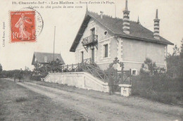 LES MATHES. - Route D'arrivée à La Plage. Chalets Du Côté Gauche - Les Mathes