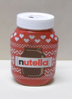 Pot De NUTELLA Vide - Motif : Pot De Nutella Tricoté Sur Fond Rouge Et Coeurs Blancs - Nutella