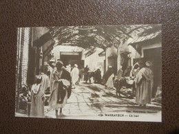 AFRIQUE DU NORD : 3 Cartes (MAROC : MARRAKECH UN SOUK,TUNIS : Rue HALFAOUINE,TUNISIE : OUED BAYECH). - Collections & Lots