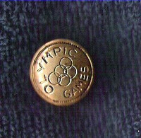 Bouton Jeux Olympiques Button Olympic Games 18 Mm. - Bekleidung, Souvenirs Und Sonstige