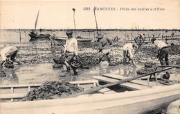 17-MARENNES-PÊCHE DES HUITRES A D'ERRE - Marennes