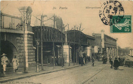 PARIS  METROPOLITAIN  Jonction Barbes - Public Transport (surface)