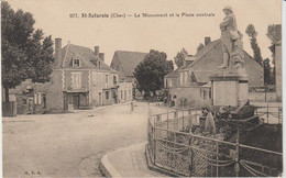 St - Saturnin - Le Monument Et La Place Centrale - Saint-Saturnin