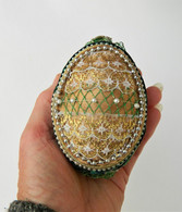 Hand Decorated Green And Gold Goose Egg Trinket Box - Oeufs