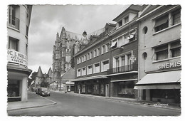 CPSM BEAUVAIS, RUE ST SAINT PIERRE, AUTO VOITURE CITROEN 2CV 2 CV FOURGONNETTE, PHARMACIE, MAGASINS, OISE 60 - Beauvais