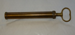 ANCIENNE " SERINGUE " DE GRAISSAGE EN LAITON SNCF, S N C F, POMPE BURETTE GRAISSE, POUR COLLECTIONNEUR OUTILS CHEMINOT - Railway