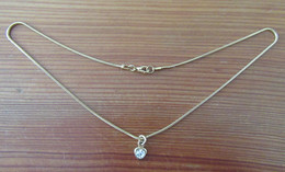 Collier Vintage En Métal Doré, Orné D'un Pendentif Coeur Et Strass - Longueur : 41 Cm - Necklaces/Chains