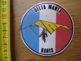 Ecusson Patch DELTA MANTA DANIS Bleu Blanc Rouge - Parachutespringen