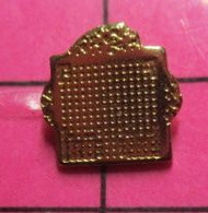 521 Pin's Pins / Beau Et Rare / THEME : INFORMATIQUE / LOGO HONEYWELL BULL - Informatique