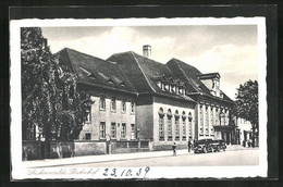 AK Luckenwalde, Autos Vor Dem Bahnhof - Luckenwalde