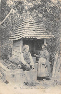 Divers Auvergne      63       Un Couple Au Puits. Potins Du Village      (voir Scan) - Auvergne Types D'Auvergne