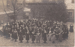 VIRTON - PENSIONNAT DE L'IMMACULEE CONCEPTION - RASSEMBLEMENT DANS LA COUR - Virton